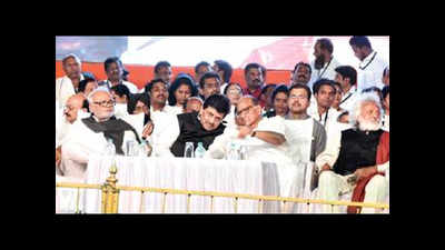 Congress and NCP's Lok Sabha campaign launch heavy on jawan, kisan
