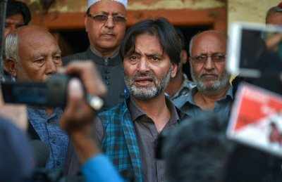 Yasin Malik, Hurriyat Coference term order of withdrawal of security cover a 'lie'
