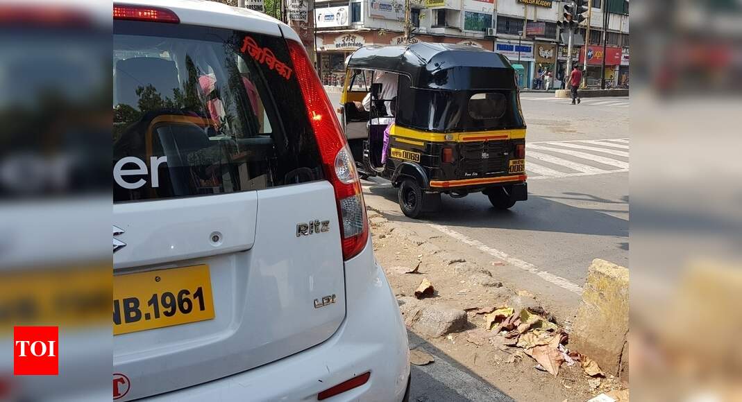 Auto Rickshaw on the wrong side - Times of India
