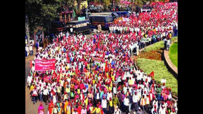 Government in bid to stop farmers’ protest march to Mumbai
