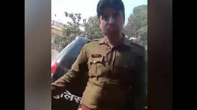 On cam: Cop takes bribe from truck driver in Ghaziabad