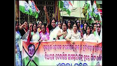 Women Congress members seeks BJD MLA’s arrest