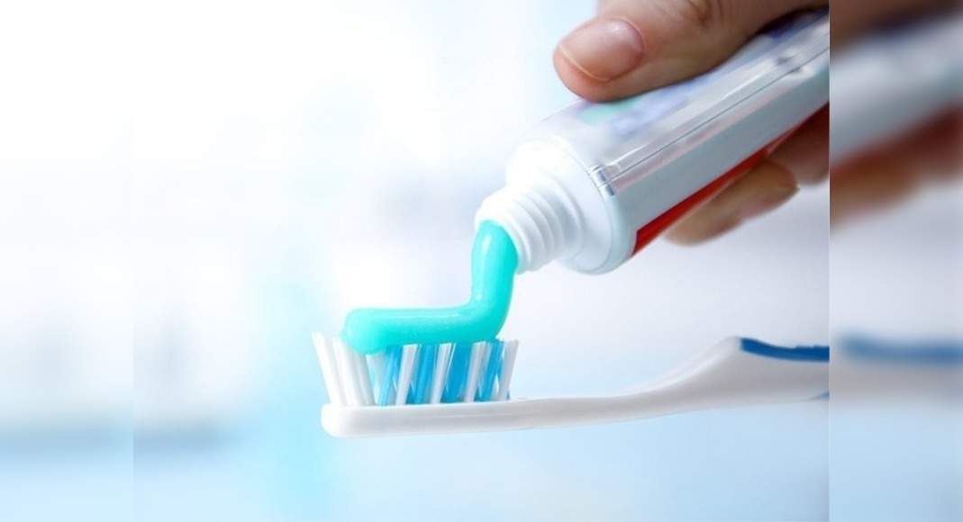 Common toothpaste ingredient can make antibiotics less effective