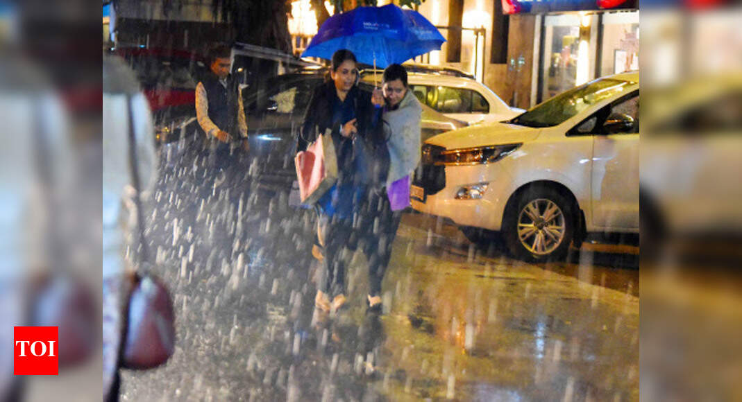 Evening showers delay over 100 flights in Delhi Delhi News Times of