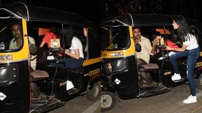 Sara Ali Khan and Ananya Panday take an auto rickshaw ride, hide faces