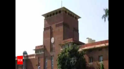 Assault on faculty: Protest in Delhi University
