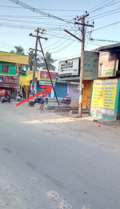 Mugalivakkam - Electric pole in middle of the Road