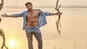 Varun Dhawan flaunts his perfectly chiseled abs, fans drool over his hot body