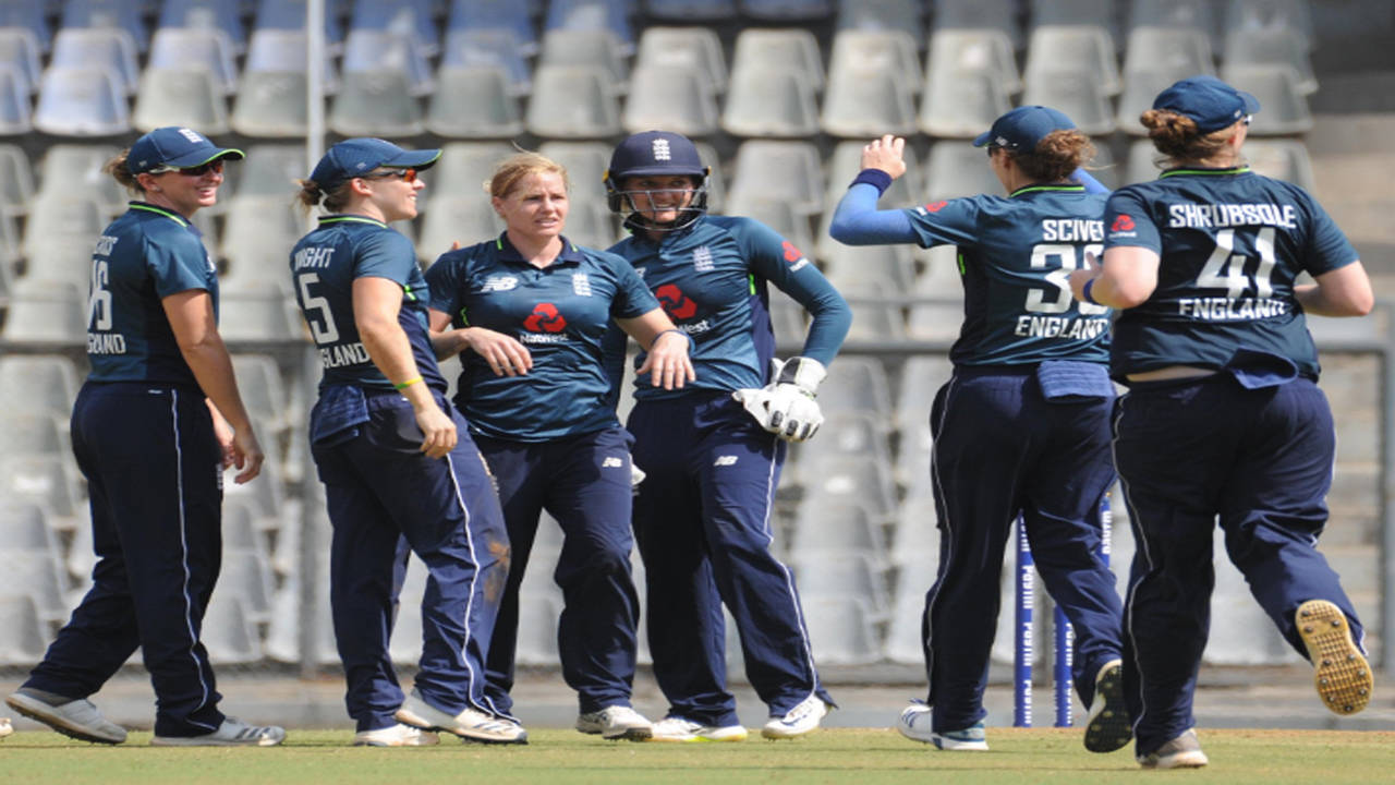 Consolation 69-run win for England in final Women's Ashes ODI