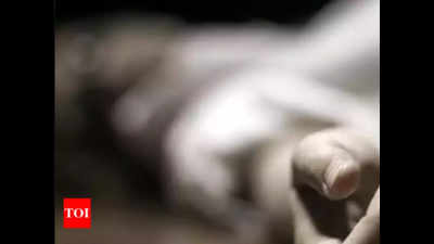 Delhi: Woman's body with strangulation marks found dumped near railway line
