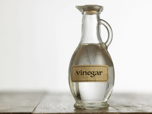 How to make a vinegar foot soak: Tips, benefits, and risks