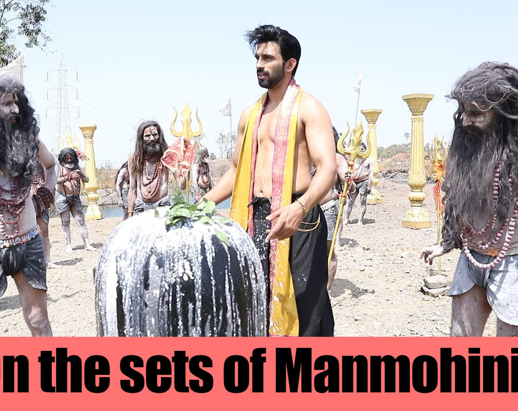
On the sets of Manmohini
