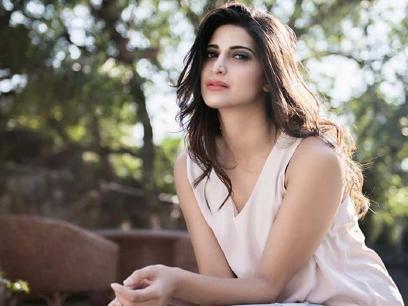 Aahana Kumra Is Against The Possibility Of A War And Wants A Peaceful