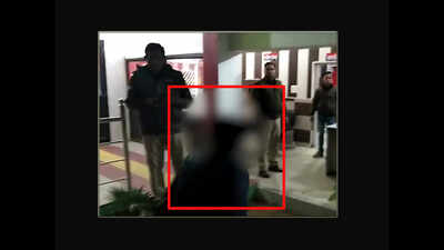 Drunk woman creates chaos at police station, thrashes constable in ...