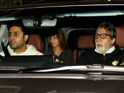 Photos: Amitabh Bachchan at the special screening of 'Badla' with Abhishek Bachchan and Shweta Bachchan