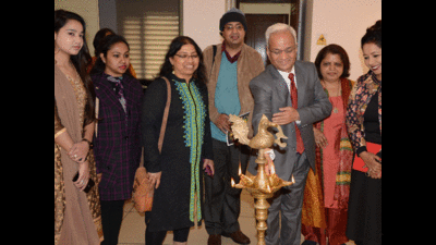Art enthusiasts enjoy a creative journey in Noida
