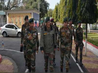 Army chief visits forward locations in Jammu