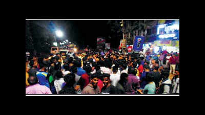 Curchorem-Margao road blocked for 6 hours to protest crime spree by group
