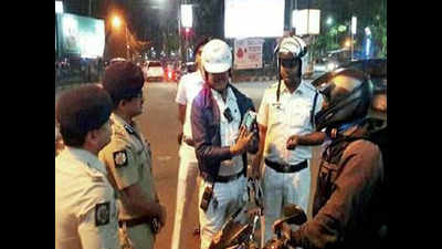 Cops crack down on law breakers in Kolkata