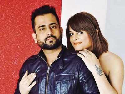 Bobby Darling’s hubby seeks time - Times of India