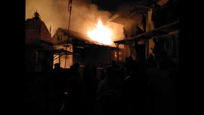 Eight houses gutted in fire in Shimla