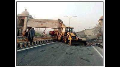 Urdu Gate on road to Azam Khan’s Jauhar University demolished