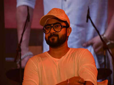 A political thriller ‘Rajnitir Alinde’ is in the making