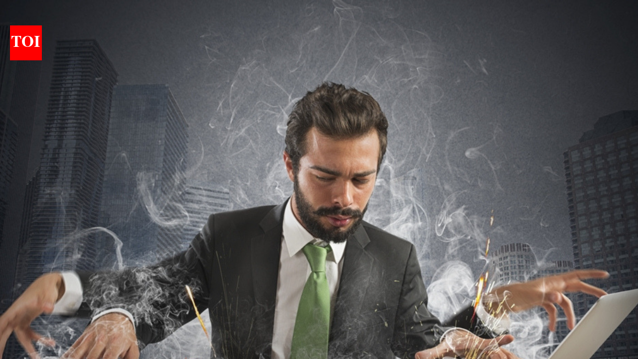 Work Addiction Signs: Are you drowning yourself in work WILLINGLY ...