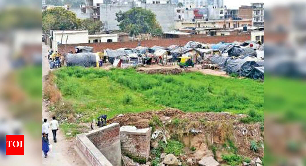 Zirakpur civic body blind towards illegal slum: Locals | Chandigarh ...