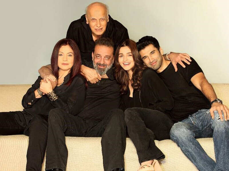 Sadak 2: Remake of Sanjay Dutt and Pooja Bhatt's iconic song 'Tumhe Apna  Banane Ki Kasam' to feature in the movie? | Hindi Movie News - Times of  India