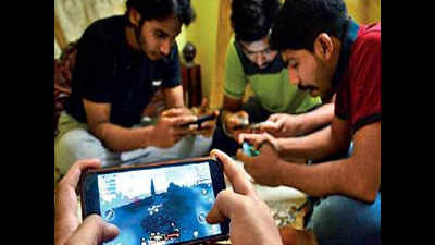 Kolkata: War games on, but on mobile screens