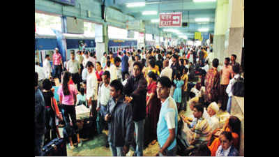 Pune: Mail and express trains from division lose track of time