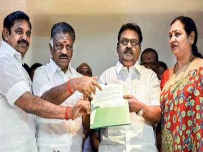 Vijayakant joins AIADMK fold after eight years | Chennai News - Times ...