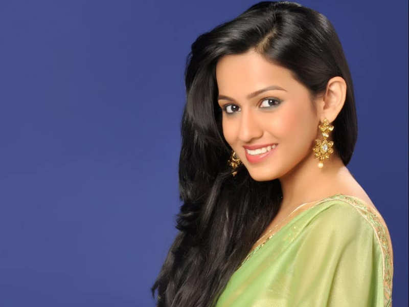 Shivani Baokar S Former Co Star Kiran Dhane Wishes Her On