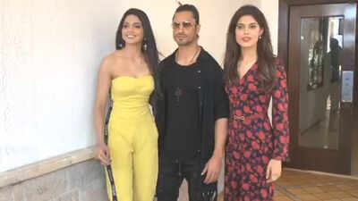 'Junglee' actors Vidyut Jammwal, Pooja Sawant and Asha Bhat pose for shutterbugs