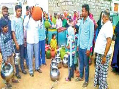 Maheswaram residents fume at netas, demand end to water shortage