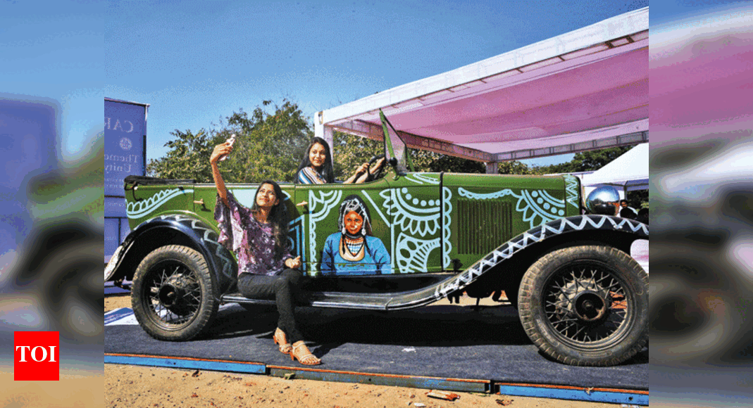 At this travelling art gallery in Gurgaon, cars turn into canvas