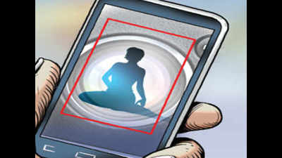 2 Mumbai girls face porn blackmail, Gujarat man held