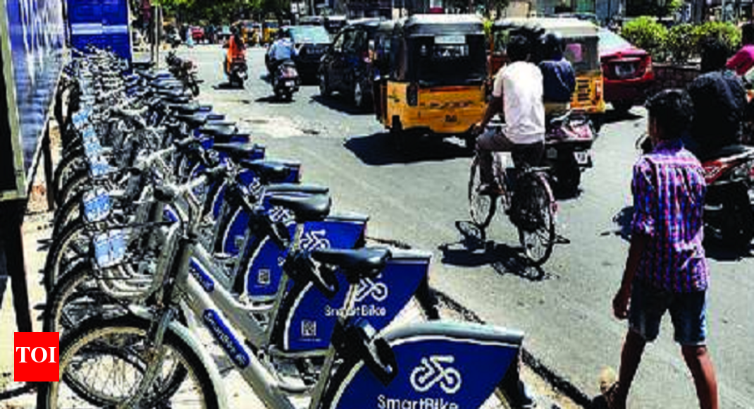 Smart bikes take over Anna Nagar pavements, push pedestrians to road