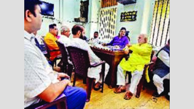 Congress stresses social media outreach