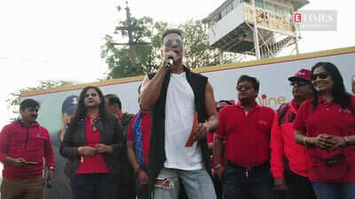 Akshay makes Lucknowites run for a cause