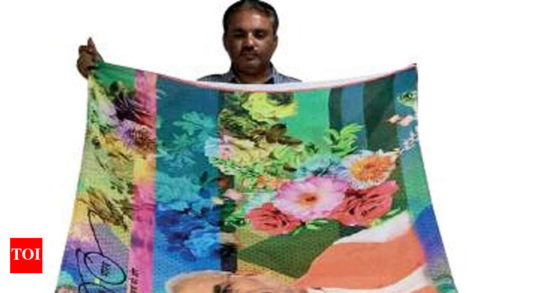 Surat quick to dye saris in political colour