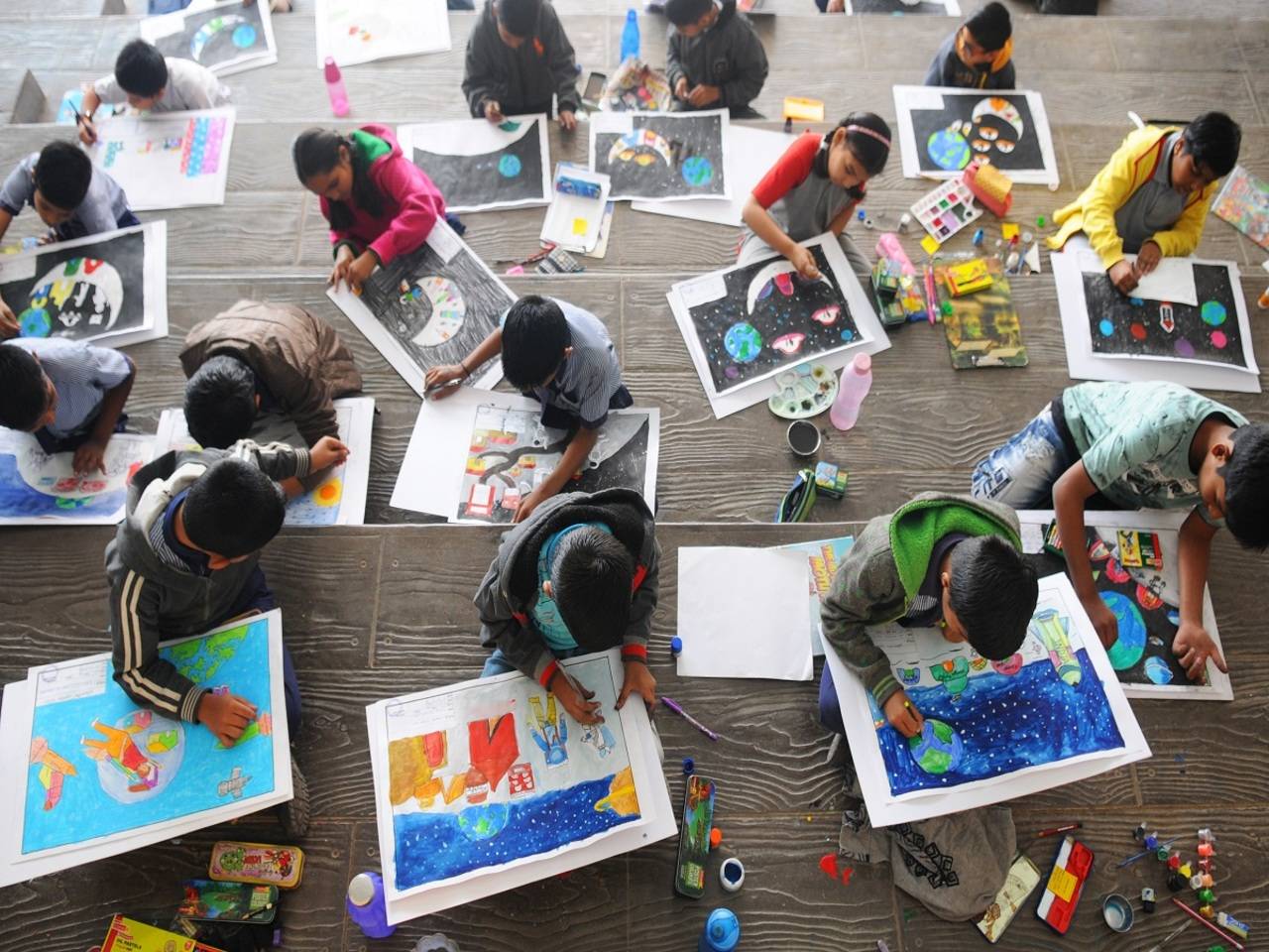 Young students participate in an astronomical drawing competition ...