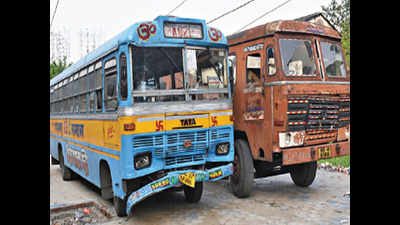 Kolkata: 10 passengers hurt as racing buses collide on VIP Road