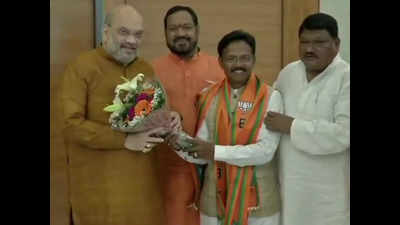 Two days after leaving BJD, MP Balabhadra Majhi joins BJP