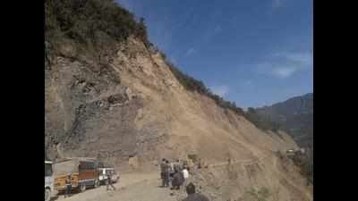 Around 200 vehicles stranded as landslide blocks Rishikesh-Gangotri NH