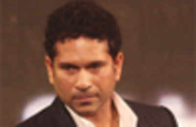 Sachin bags 'Cricketer of the Year' award at Sahara Sports Awards