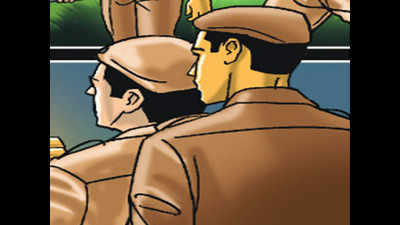 5 cops seek bribe for licence, suspended