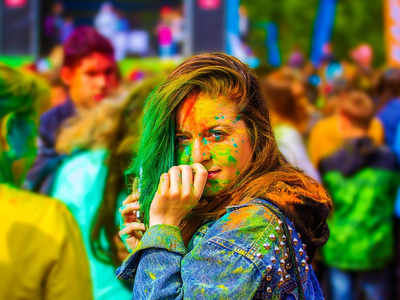 Happy Holi Poems: 10 great Holi thoughts and poems