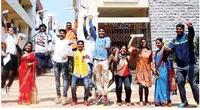 Kolhapur students celebrate their graduation
